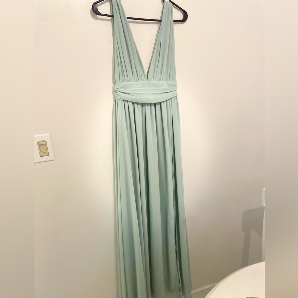 Pretty prom dress.